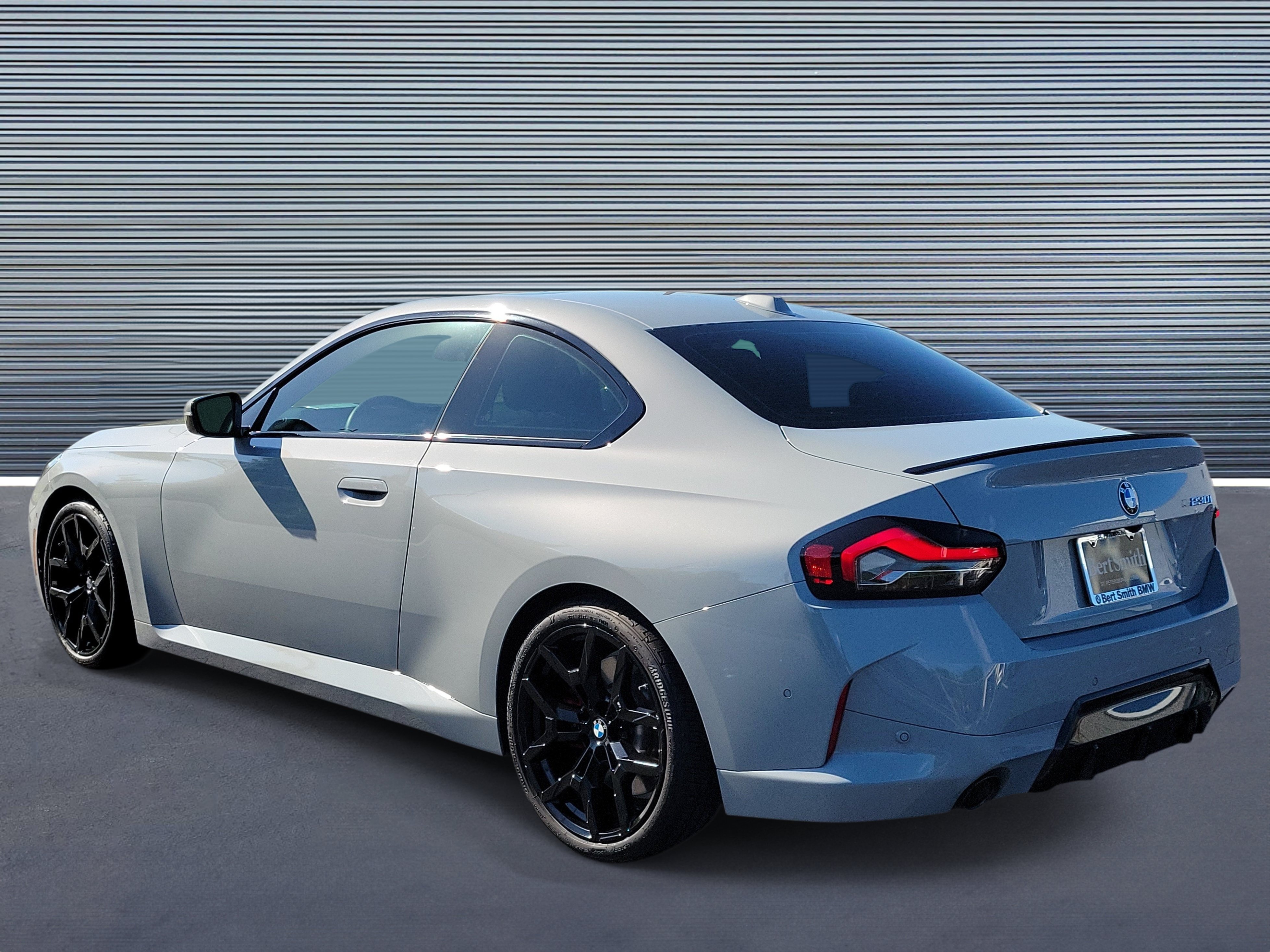 Used 2025 BMW 230i Coupe w/ M Sport Package RWD image 4