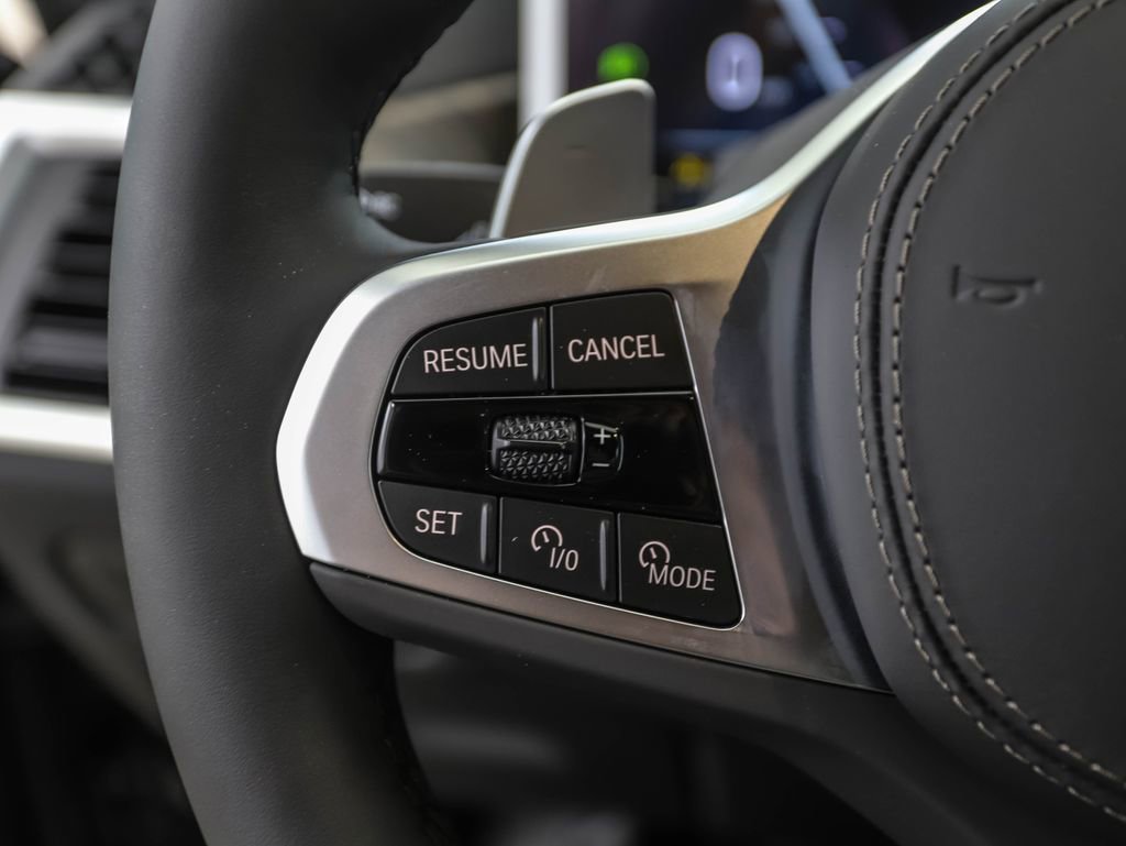 Used 2026 BMW X5 xDrive40i w/ M Sport Package image 11