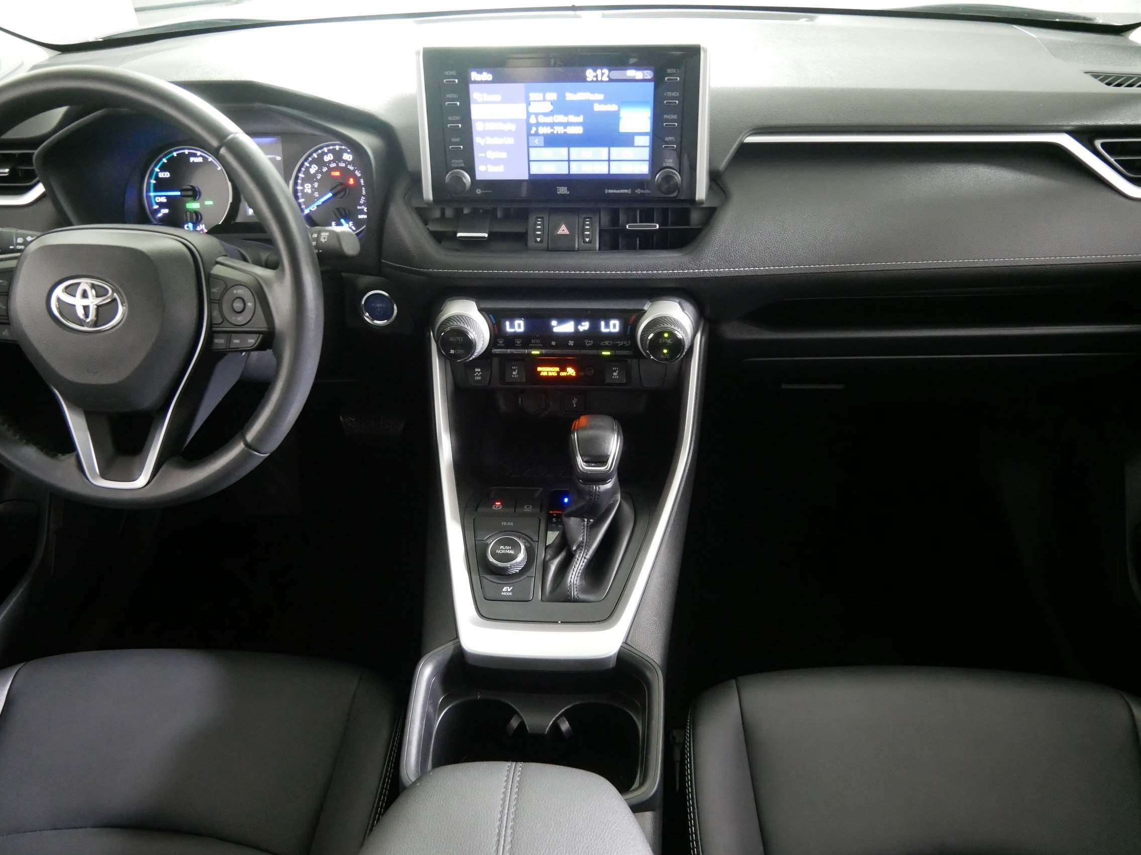 Used 2021 Toyota RAV4 XLE Premium AWD/4WD image 10