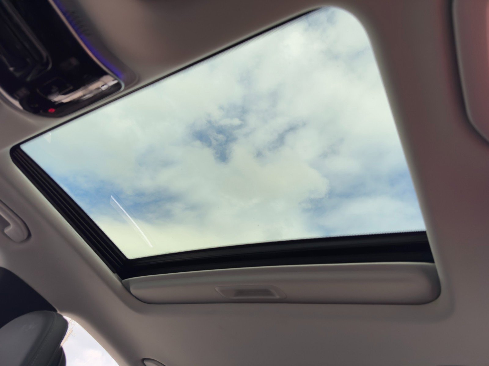 Used 2022 Mercedes-Benz C 300 Sedan image 11