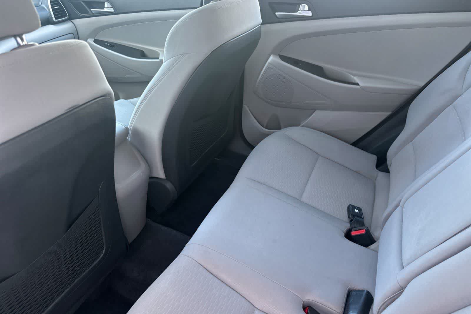 Used 2019 Hyundai Tucson SE w/ Cargo Package FWD image 4