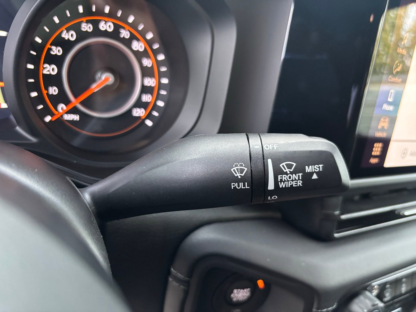 Used 2025 Jeep Gladiator Sport image 16