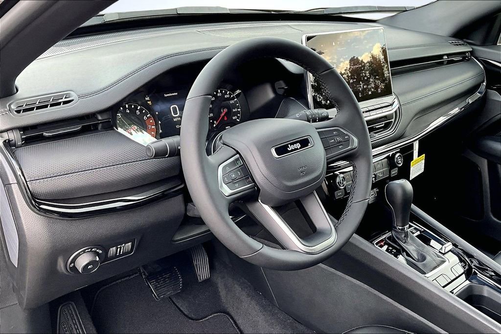New 2026 Jeep Compass Latitude image 6
