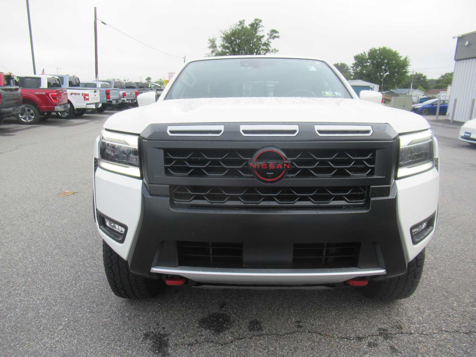 Used 2025 Nissan Frontier PRO-4X w/ Pro Convenience Package AWD/4WD image 2