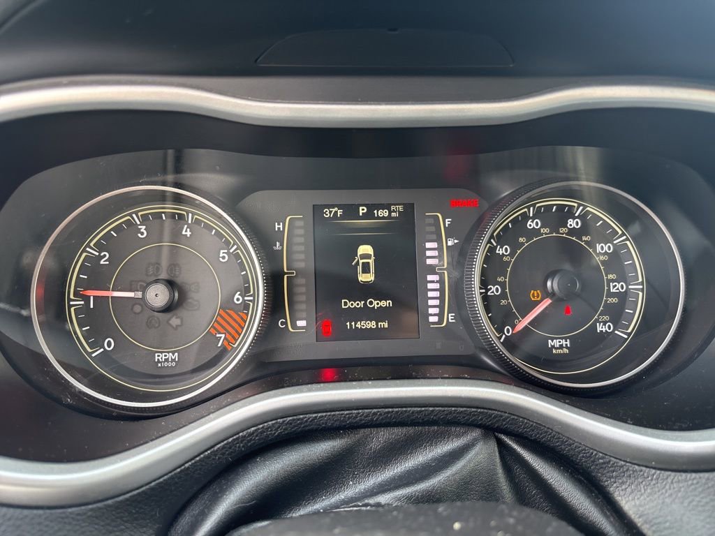 Used 2014 Jeep Cherokee Latitude AWD/4WD image 3