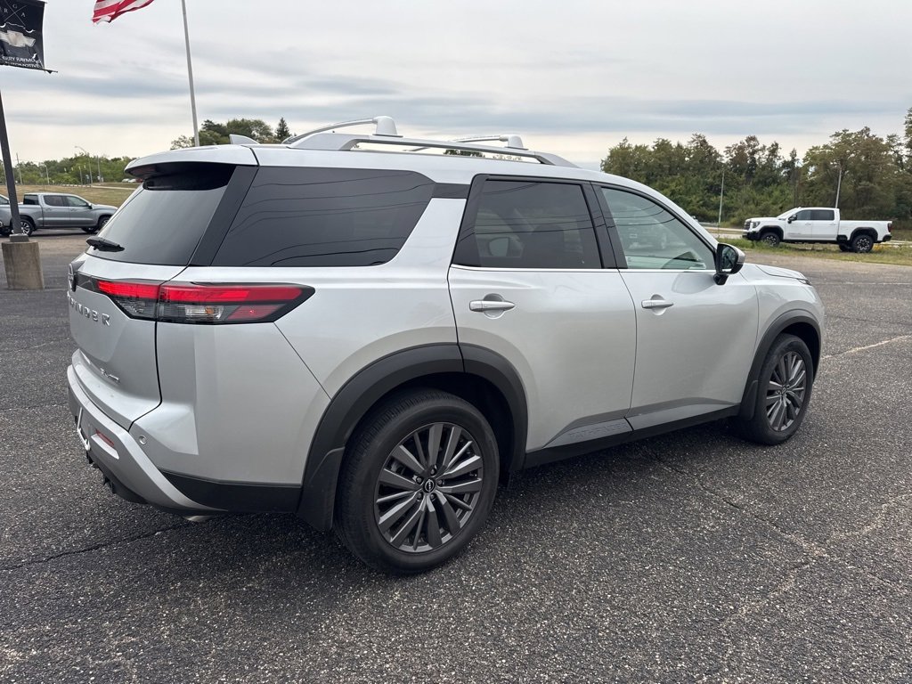Used 2025 Nissan Pathfinder SL w/ SL Premium Package image 6