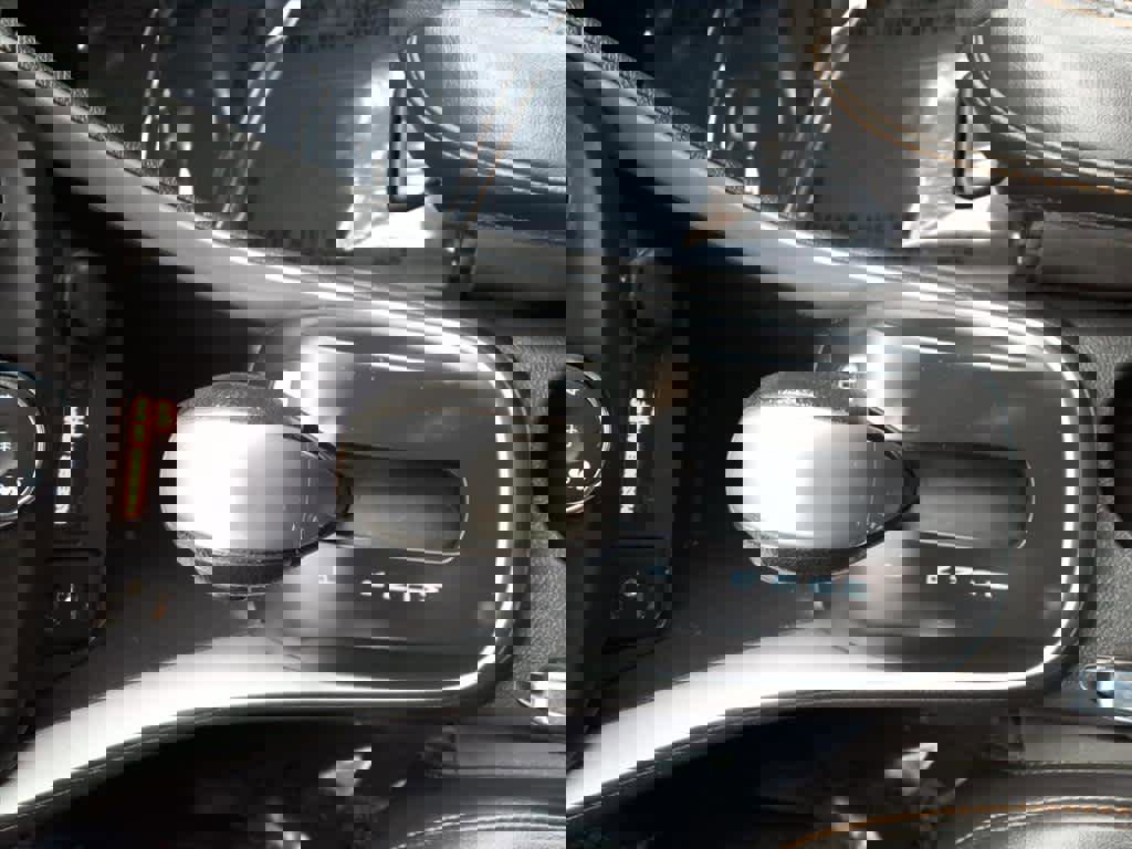 Used 2018 Chevrolet Trax LT w/ LT Convenience Package image 21