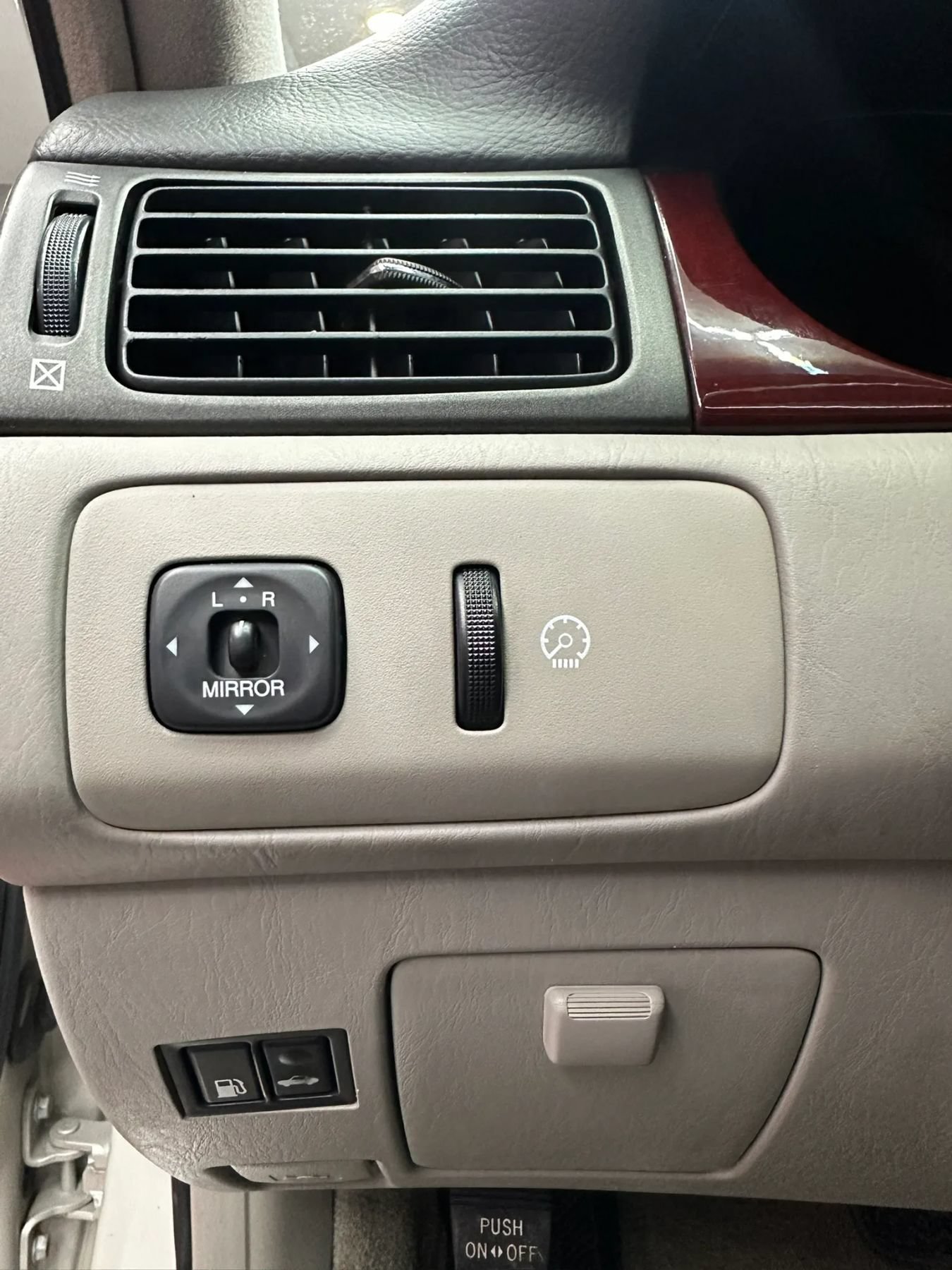 Used 2002 Lexus ES 330 FWD image 12