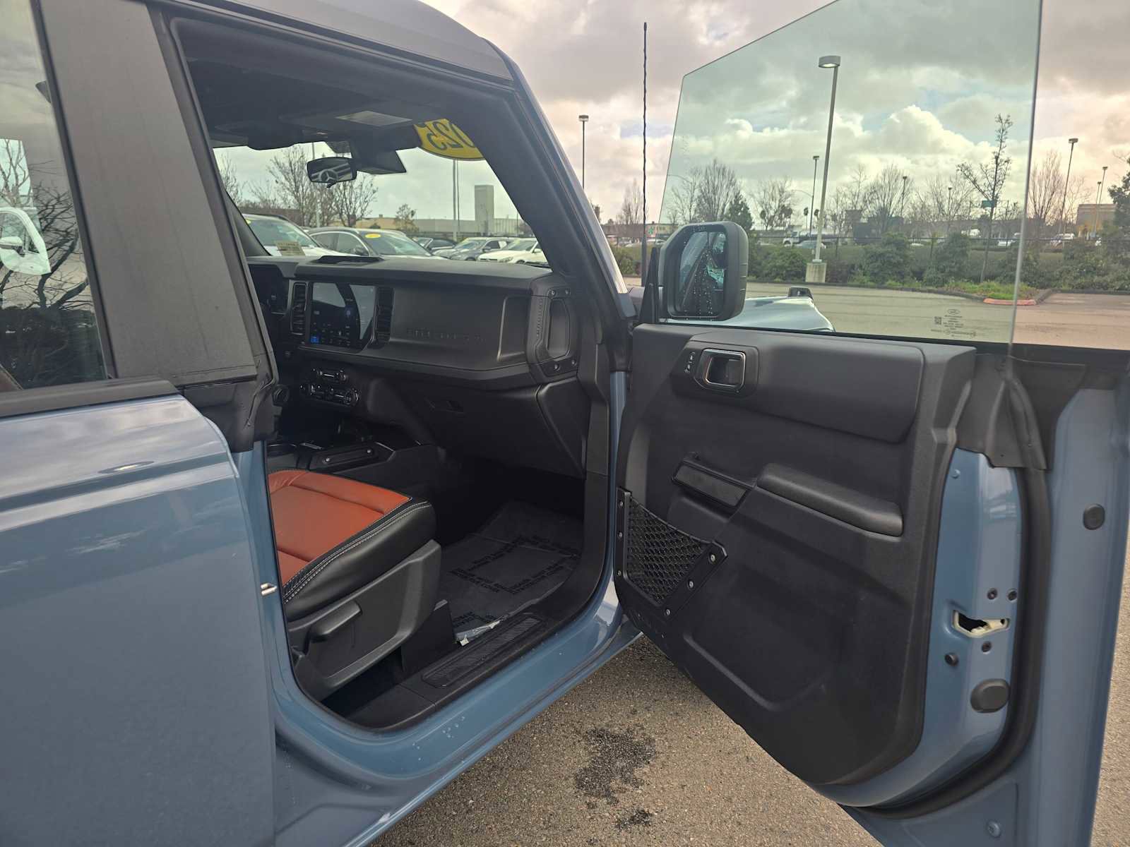 Used 2025 Ford Bronco Base image 12