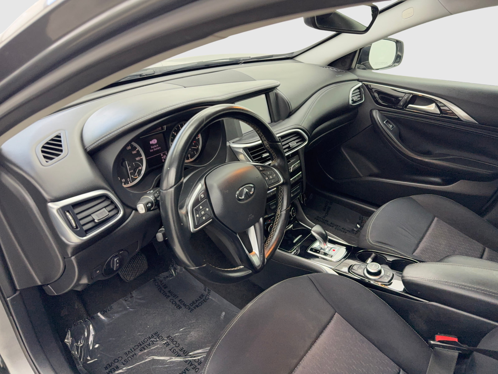 Used 2019 INFINITI QX30 FWD image 29