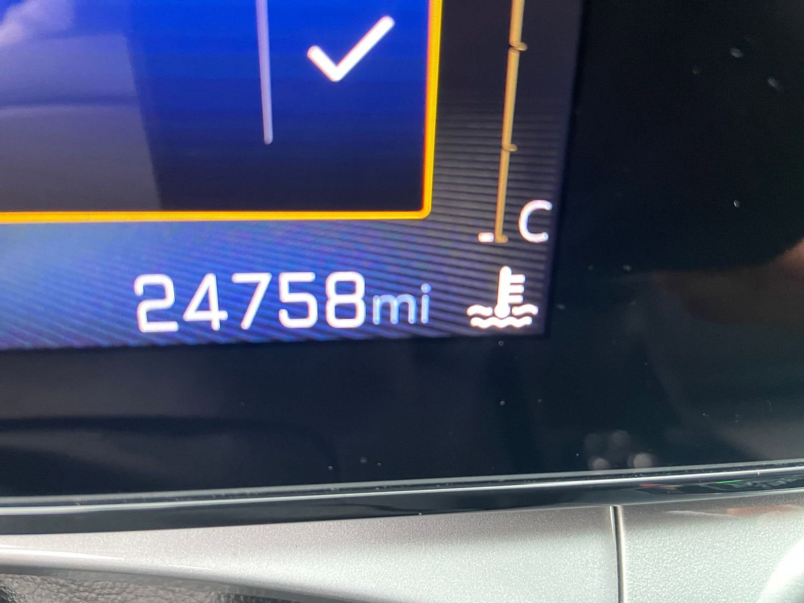 Used 2025 Chevrolet Trax LT image 40