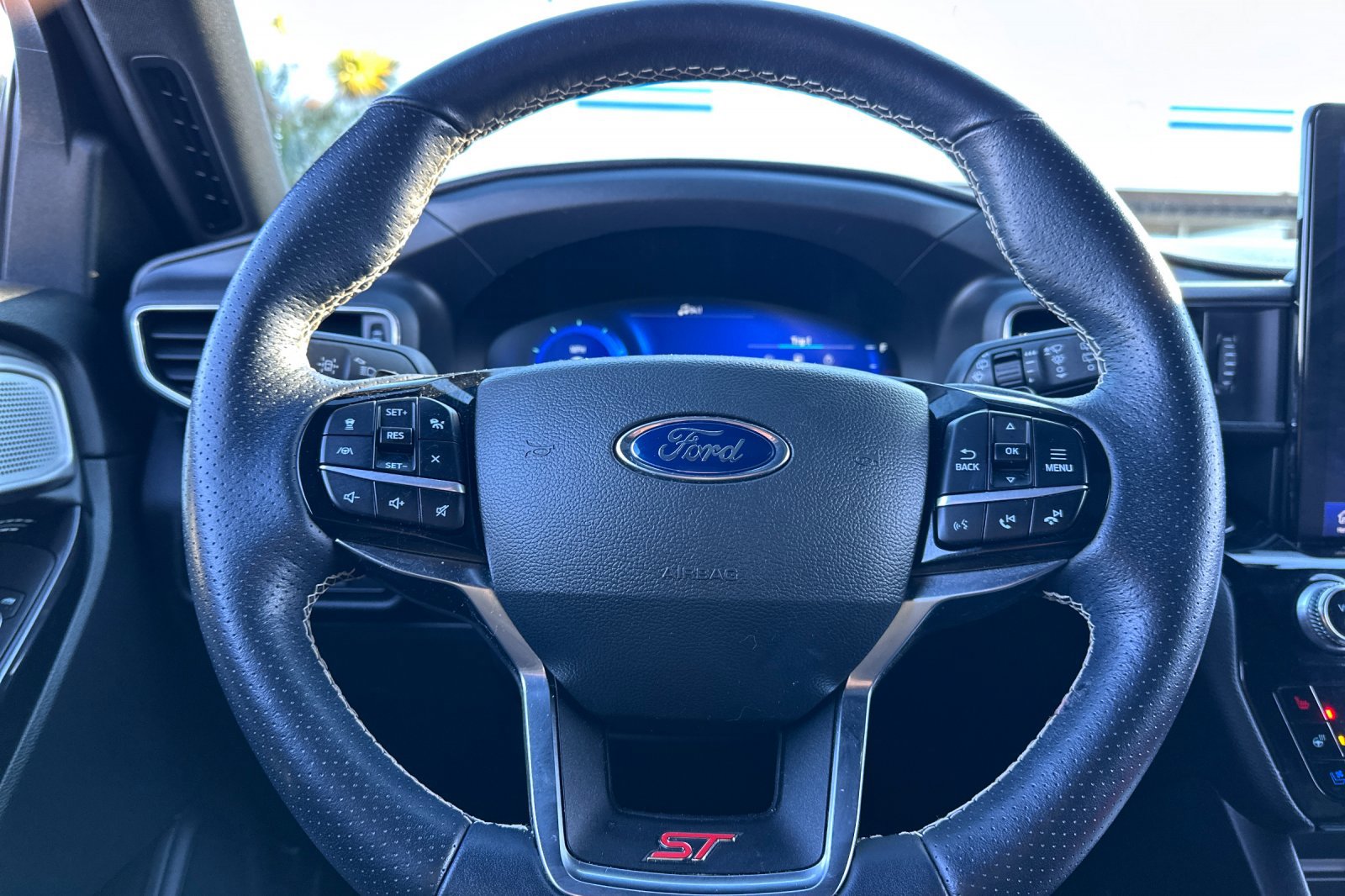 Used 2022 Ford Explorer ST w/ Equipment Group 401A image 23