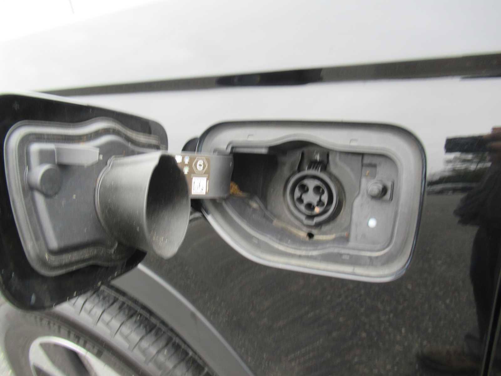 Used 2023 Jeep Grand Cherokee 4WD 4xe w/ Luxury Tech Group II image 14