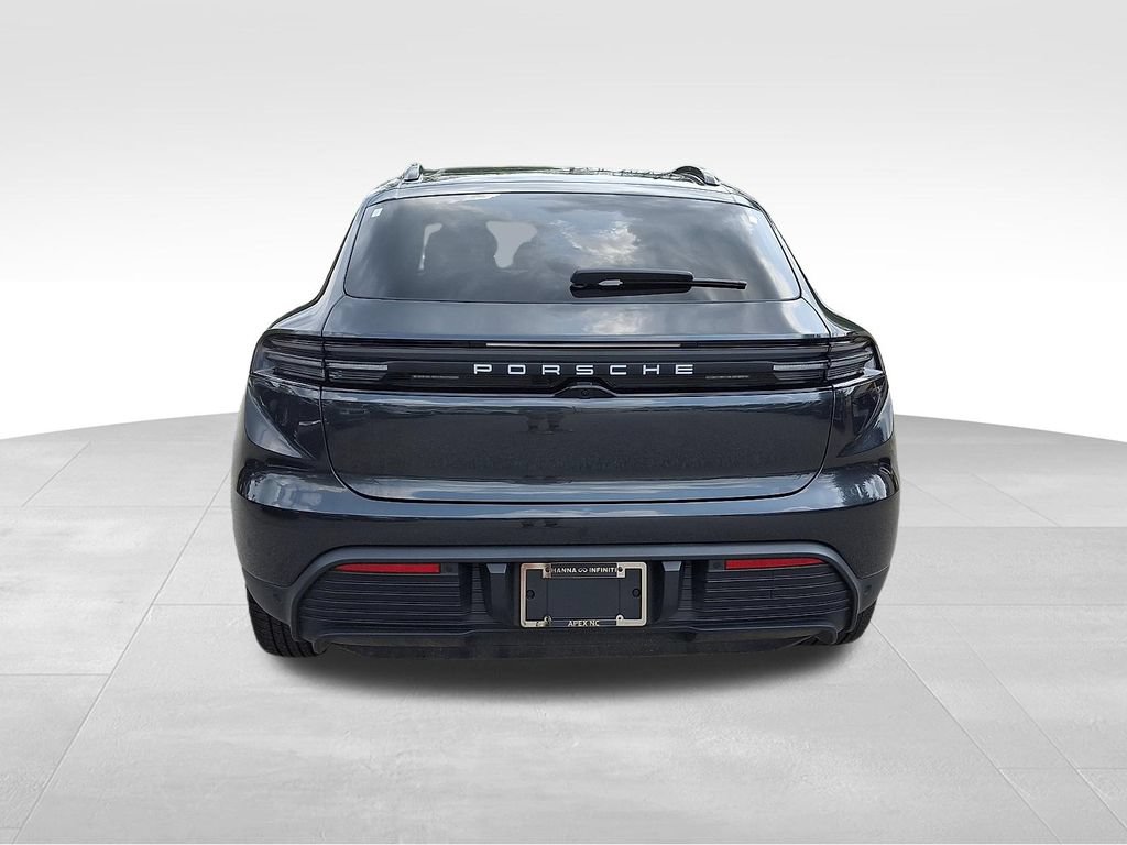Used 2025 Porsche Macan Electric RWD image 5