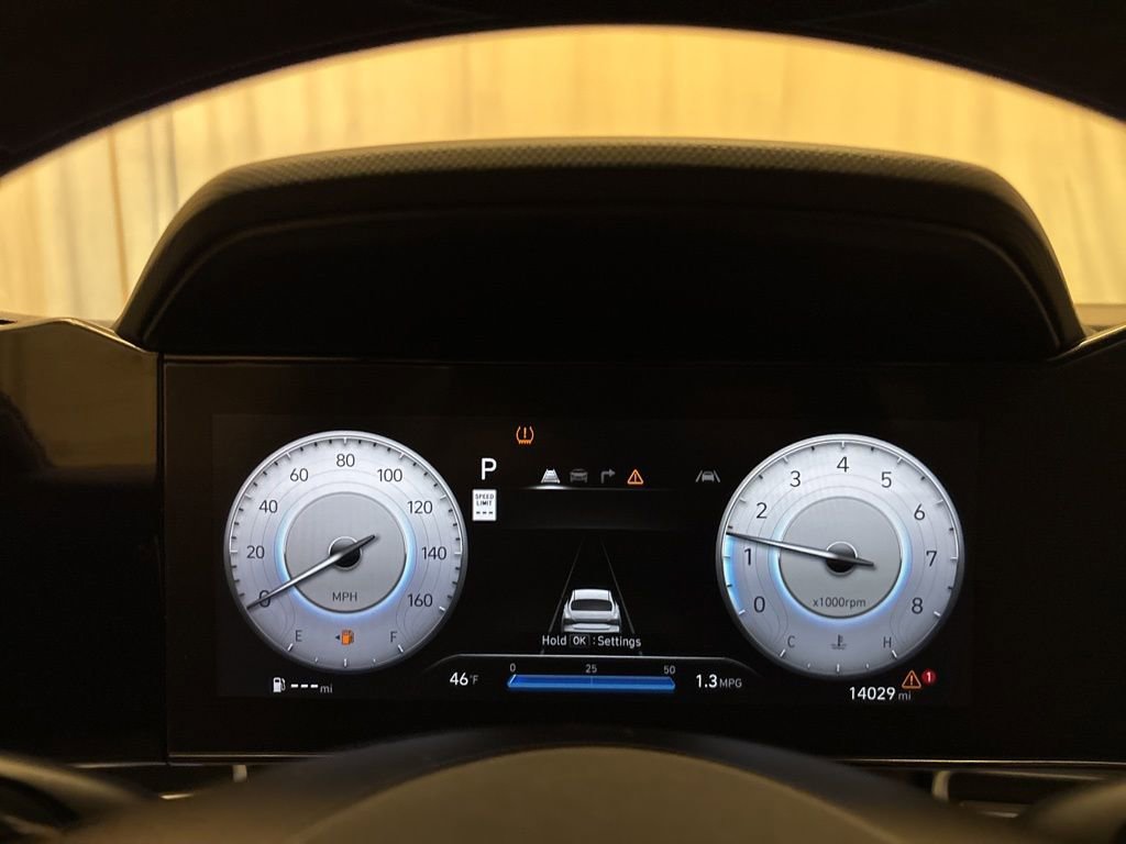 Used 2025 Hyundai Elantra Limited image 16