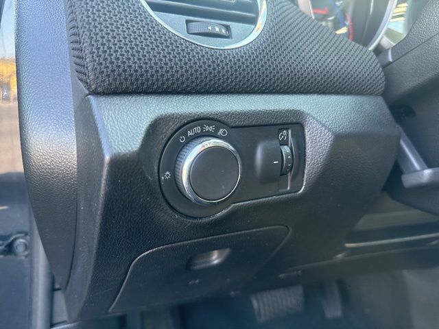 Used 2016 Chevrolet Cruze LT w/ Technology Package FWD image 23