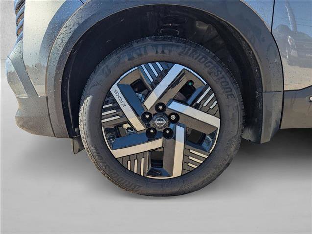 Used 2025 Nissan Kicks SV image 19