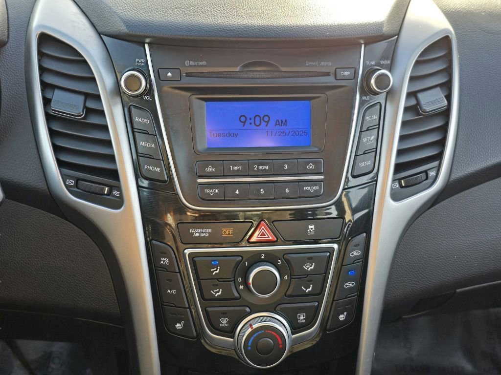 Used 2016 Hyundai Elantra GT image 4