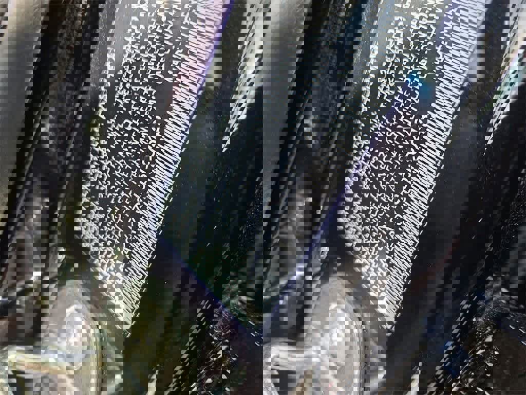 Certified 2025 Porsche Macan image 15