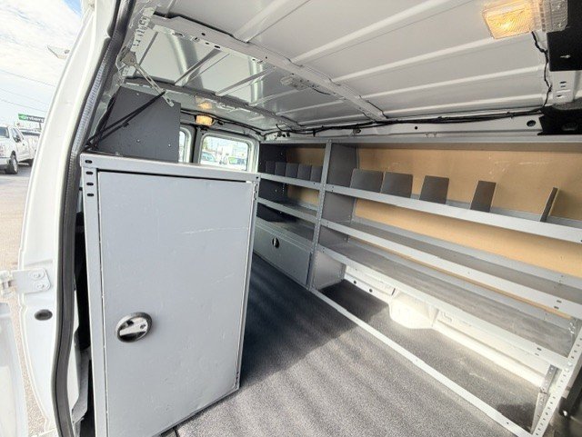 Used 2014 Ford E-150 and Econoline 150 RWD image 11