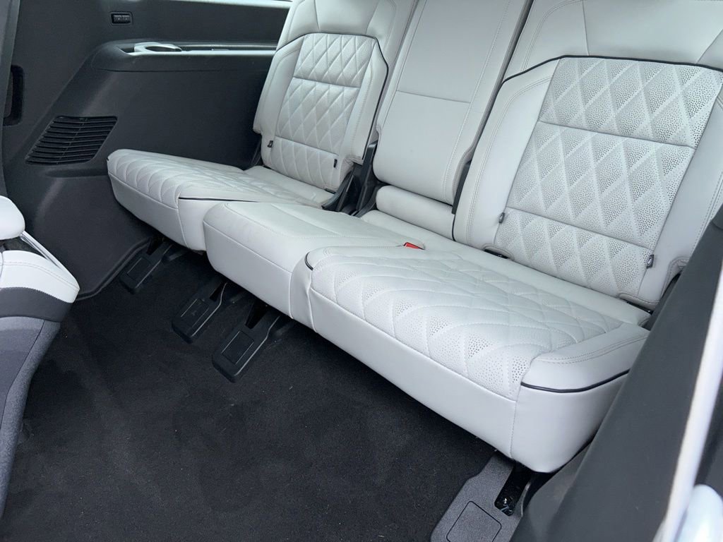 Used 2025 Lincoln Navigator L Black Label w/ Black Label Special Edition AWD/4WD image 9