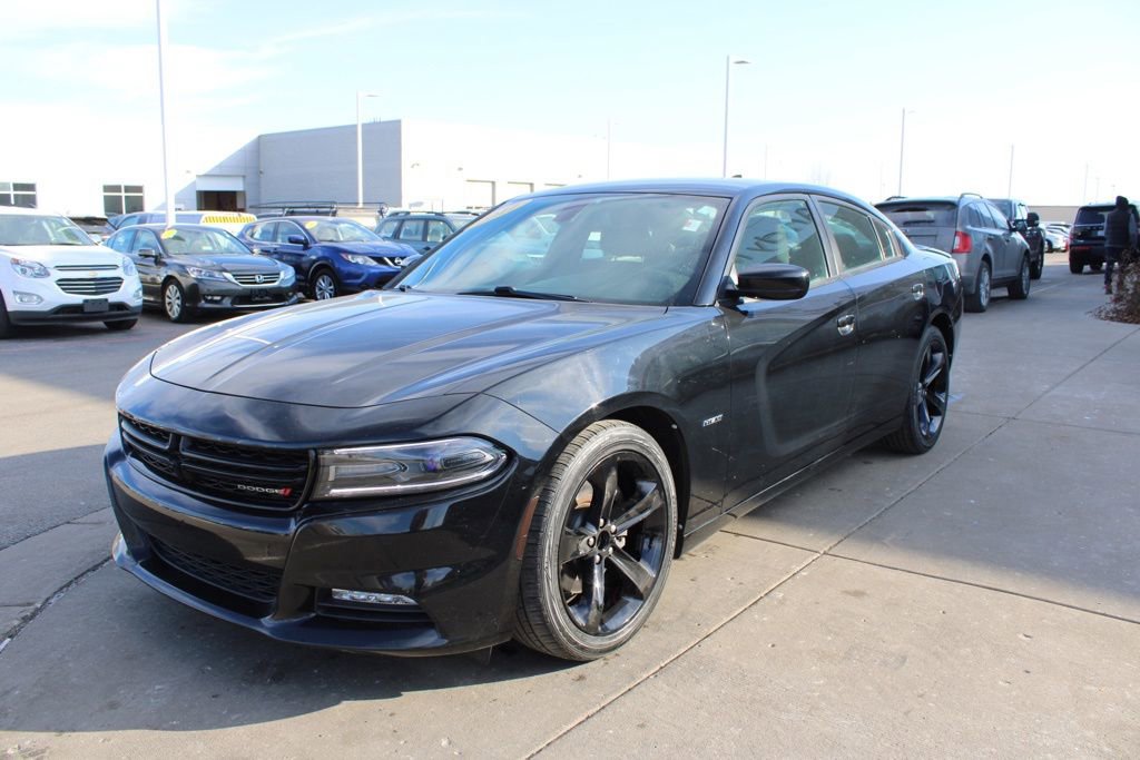 Used 2017 Dodge Charger R/T image 3