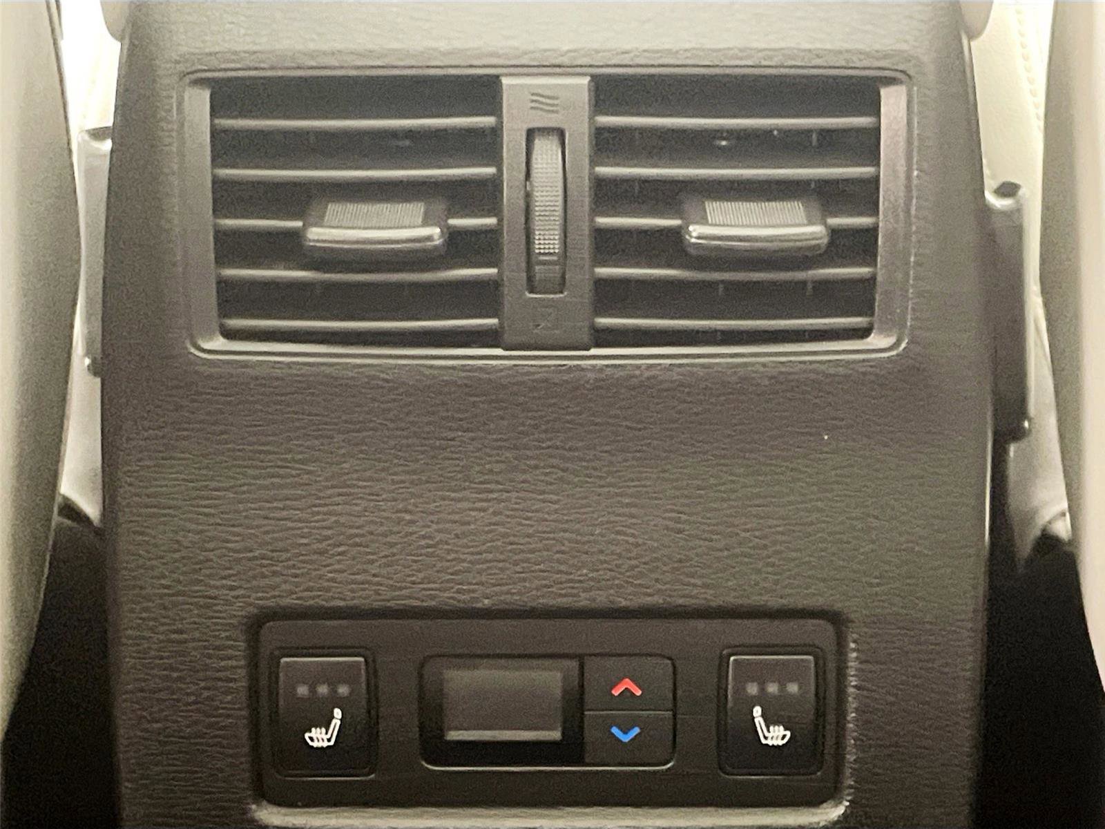 Used 2024 Mitsubishi Outlander SEL image 27