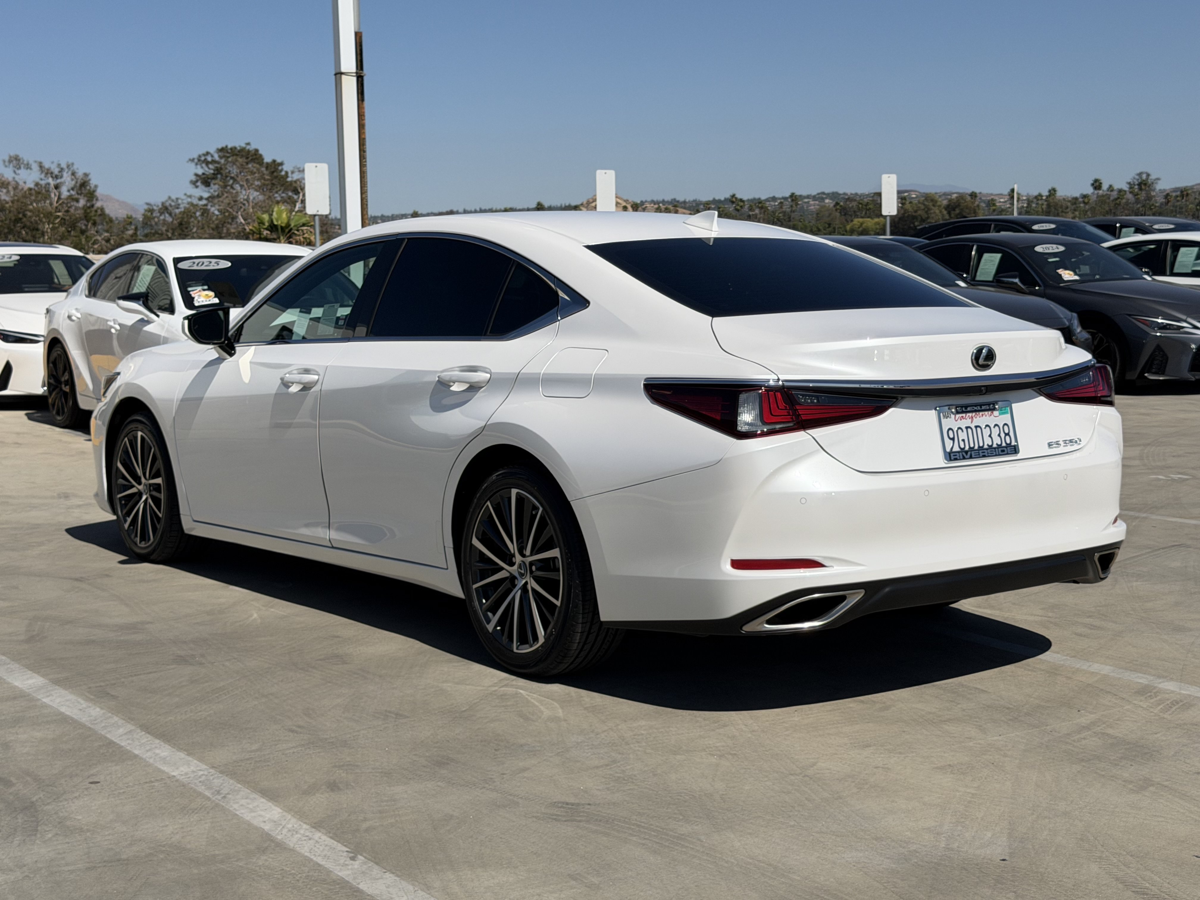 Certified 2023 Lexus ES 350 w/ Premium Package FWD image 7
