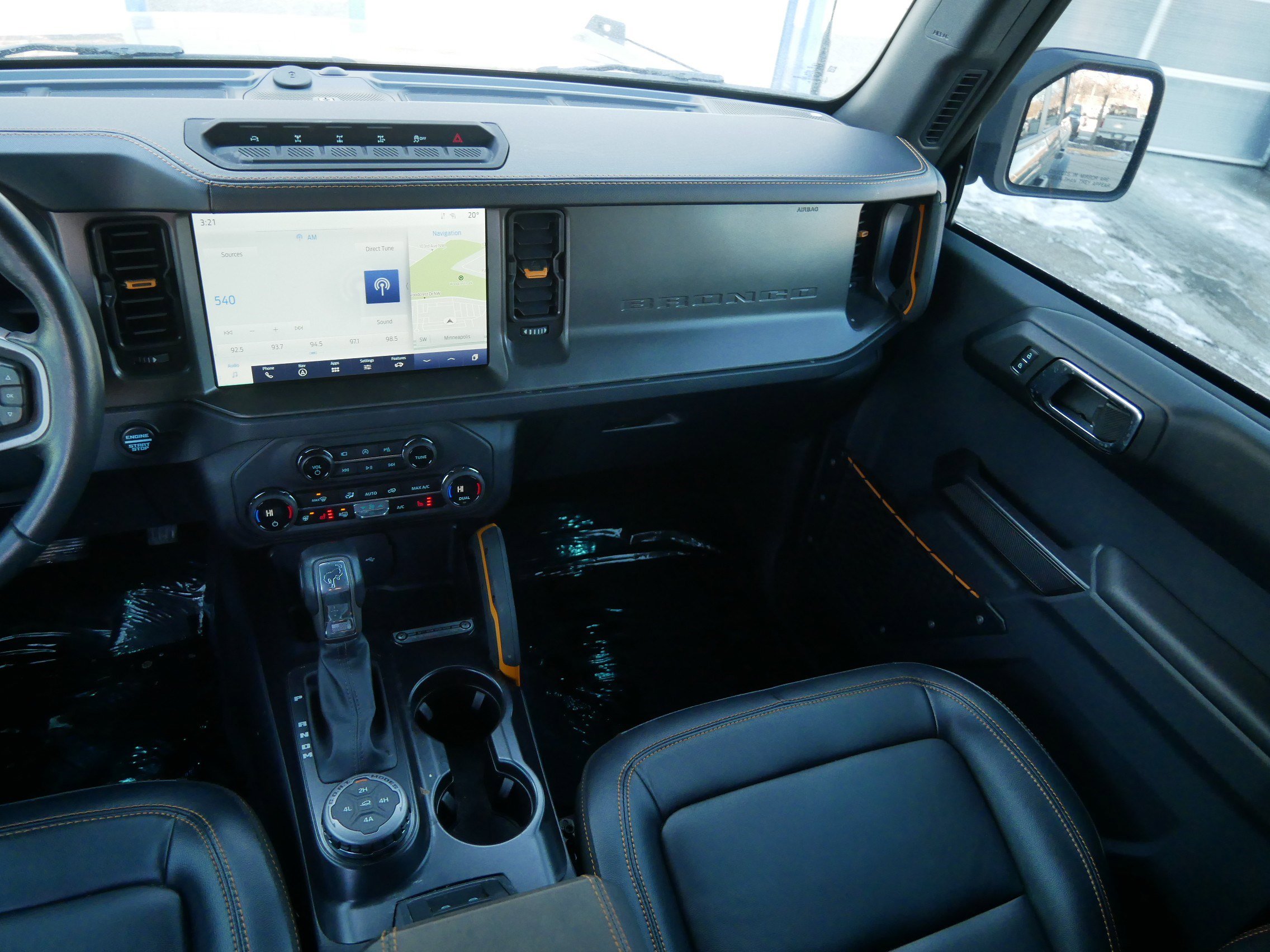 Used 2024 Ford Bronco Badlands image 11