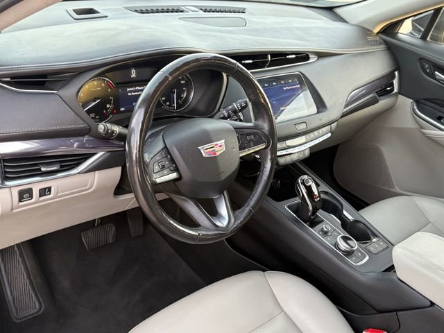 Used 2021 Cadillac XT4 Luxury w/ Cold Weather Package image 16