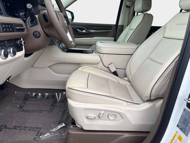 Used 2023 GMC Yukon XL Denali AWD/4WD image 16