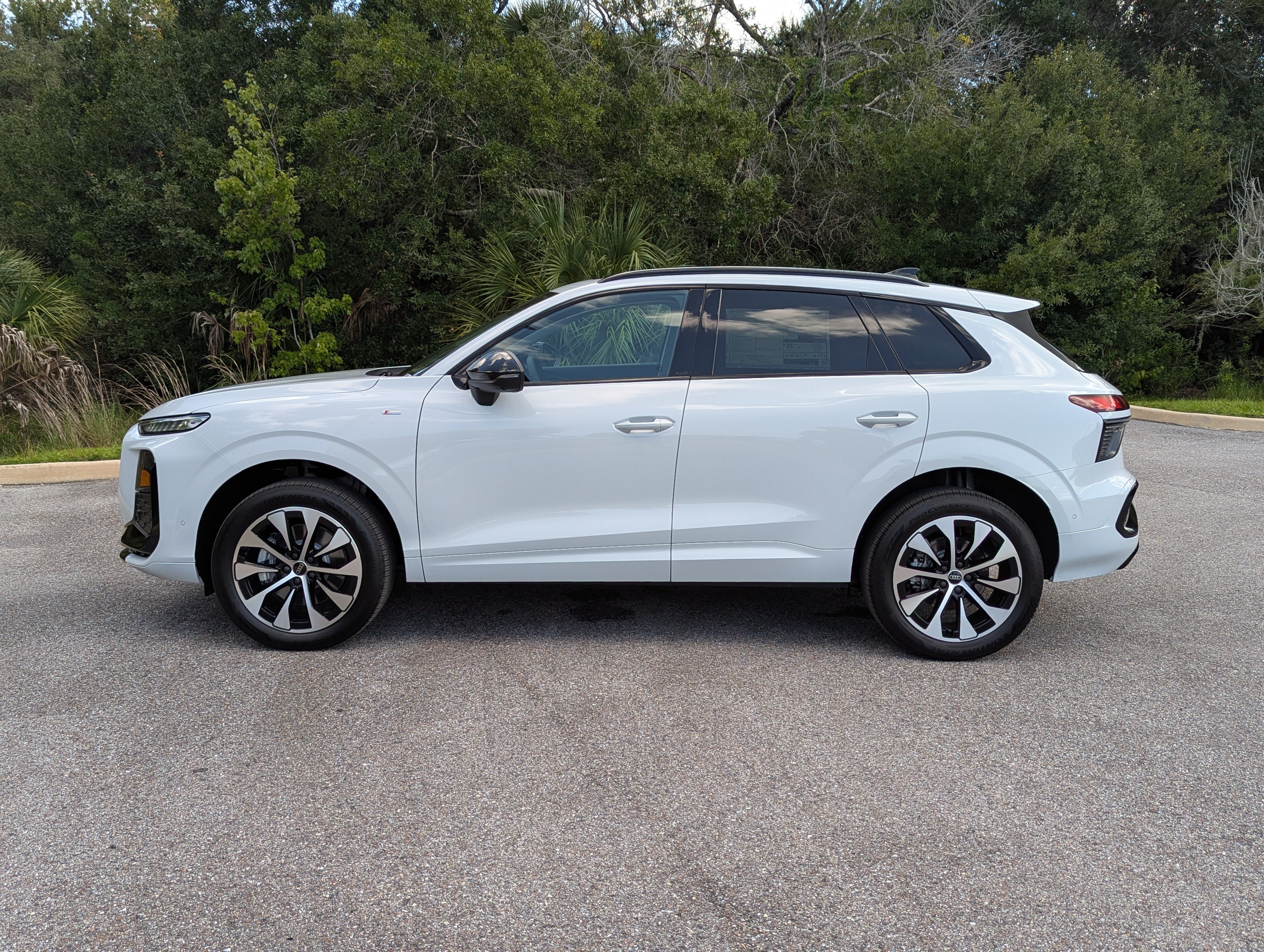 New 2026 Audi Q3 quattro 2.0T AWD/4WD image 4