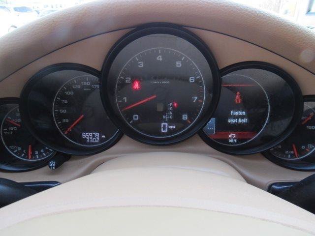 Used 2014 Porsche Panamera 4 image 18