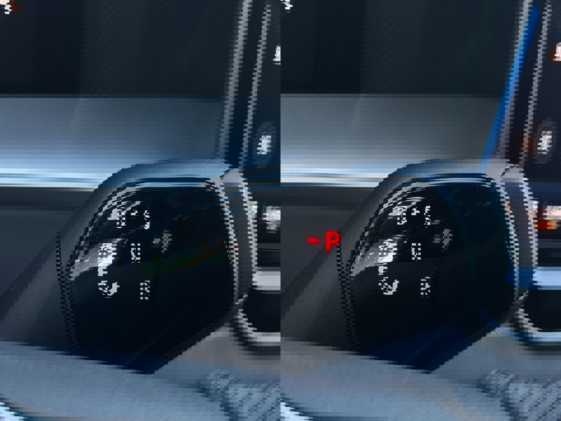 New 2026 Volkswagen Tiguan SE R-Line image 16