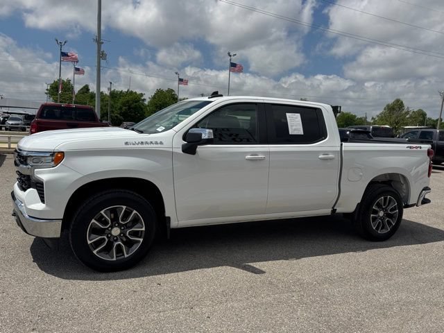 Used 2023 Chevrolet Silverado 1500 LT AWD/4WD image 3