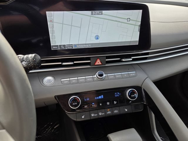 Used 2025 Hyundai Elantra SEL FWD image 22