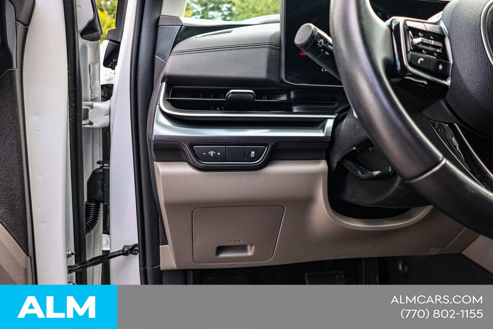 Used 2025 Kia Carnival FWD image 22