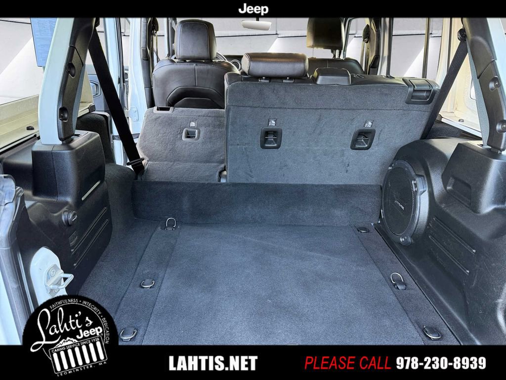 Certified 2022 Jeep Wrangler Unlimited Sahara w/ Cold Weather Group image 17