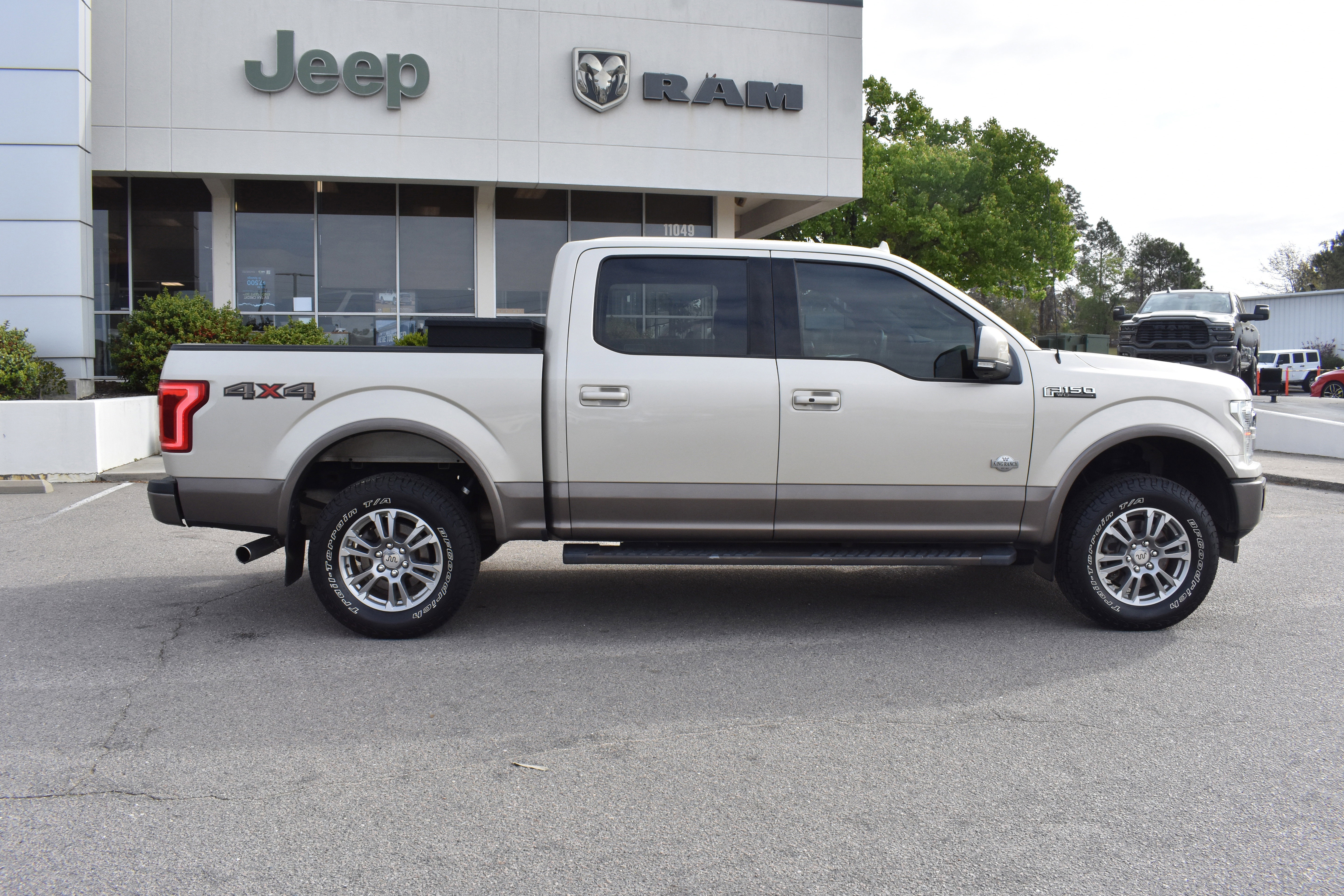 Used 2018 Ford F150 King Ranch image 10