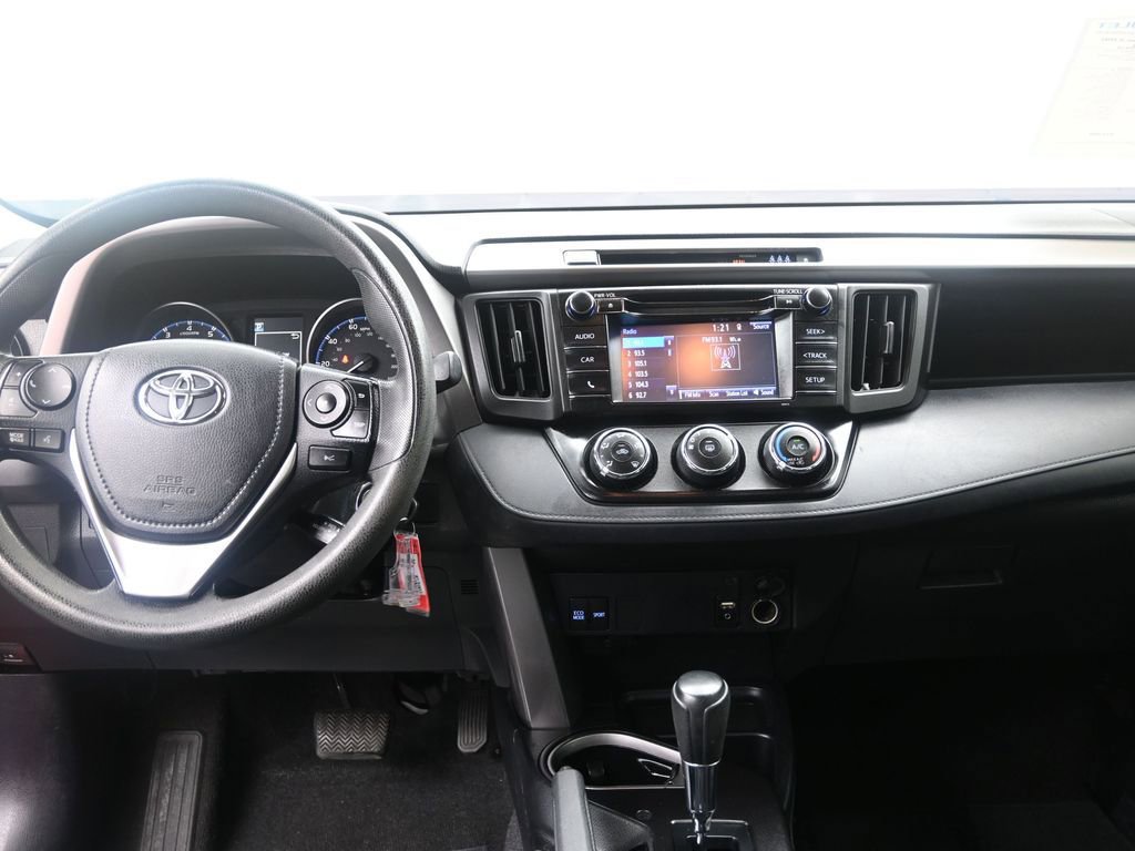 Used 2017 Toyota RAV4 LE image 13