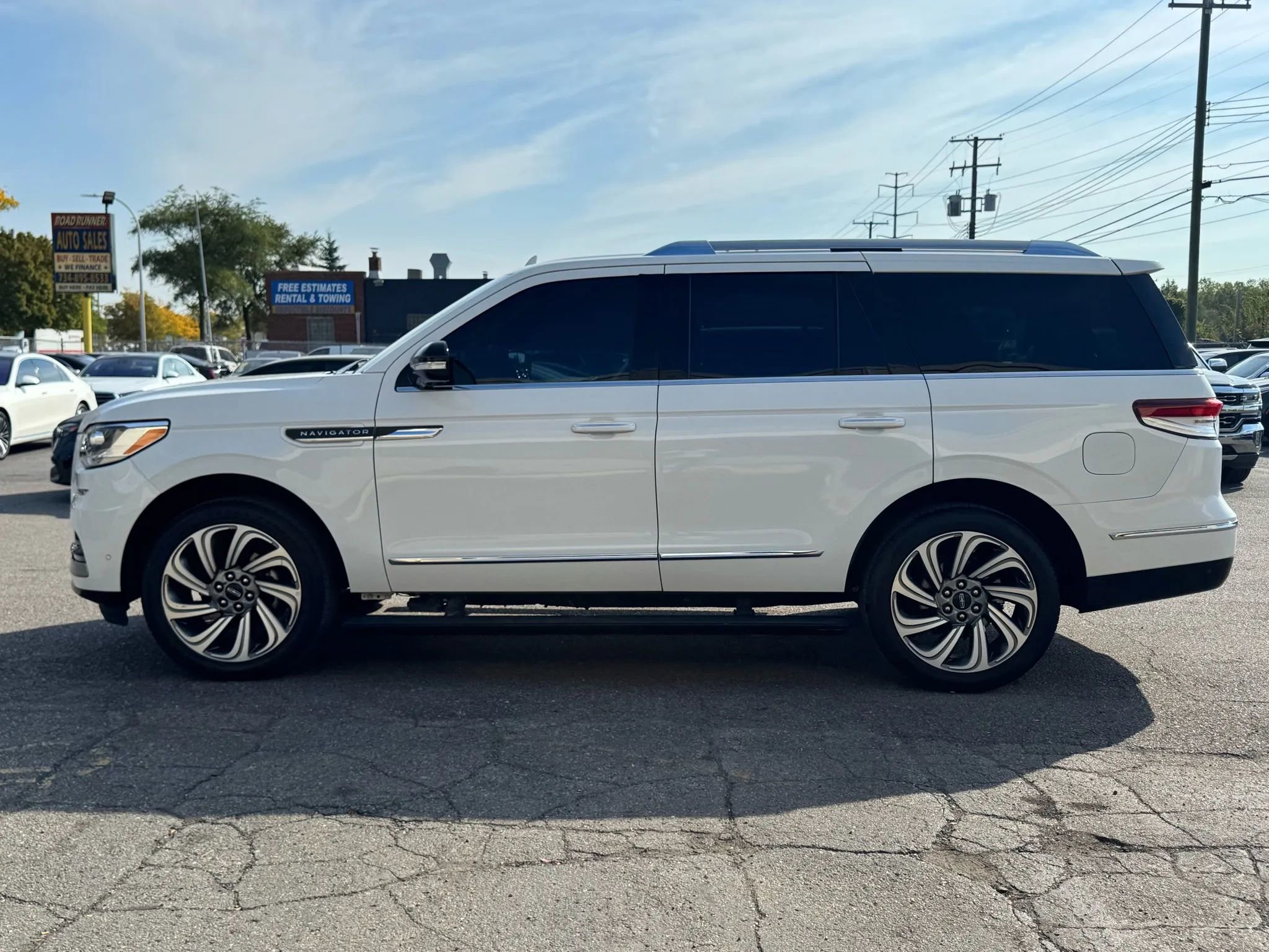 Used 2022 Lincoln Navigator Reserve image 11