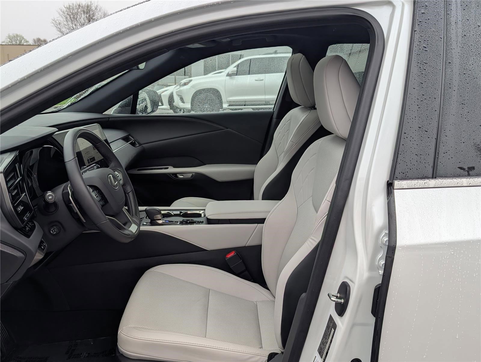 Used 2024 Lexus RX 350 Premium w/ Accessory Package (Z1) image 16