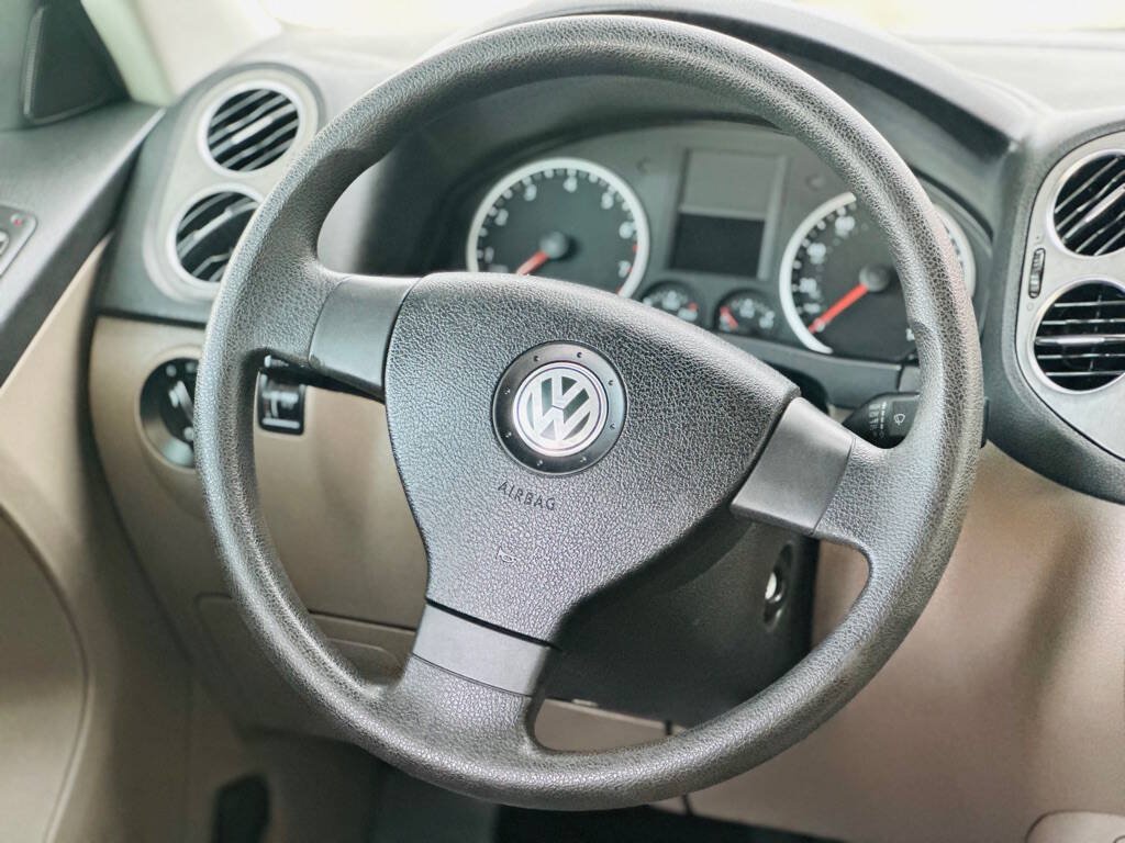 Used 2009 Volkswagen Tiguan S FWD image 8