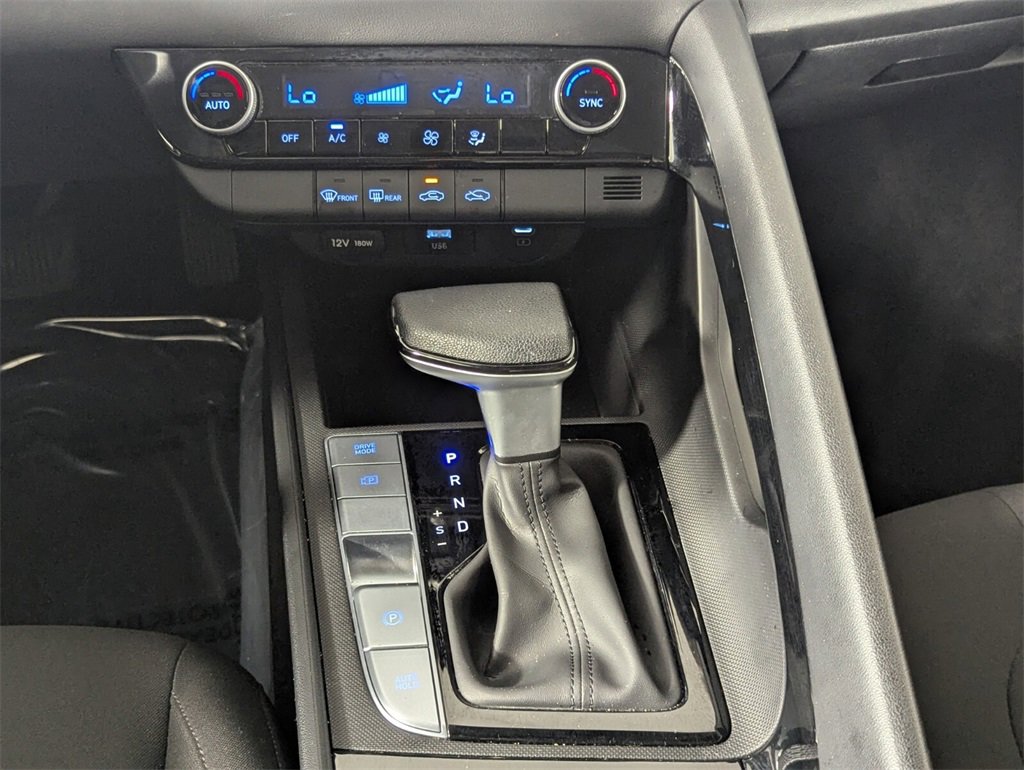 Certified 2024 Hyundai Elantra Blue image 21