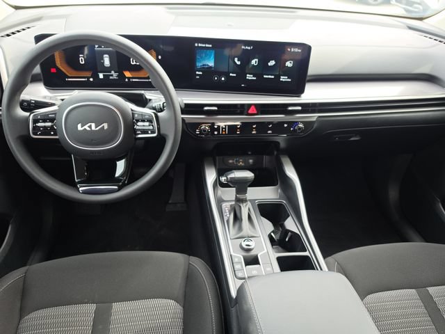 Certified 2024 Kia Sorento LX FWD image 7