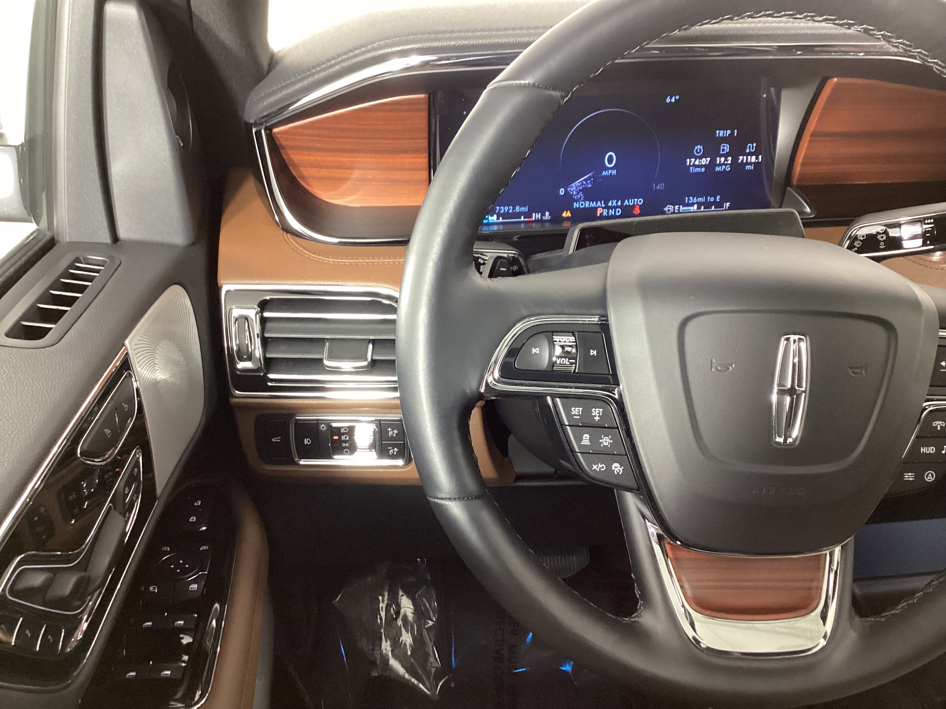 Used 2024 Lincoln Navigator Reserve image 24