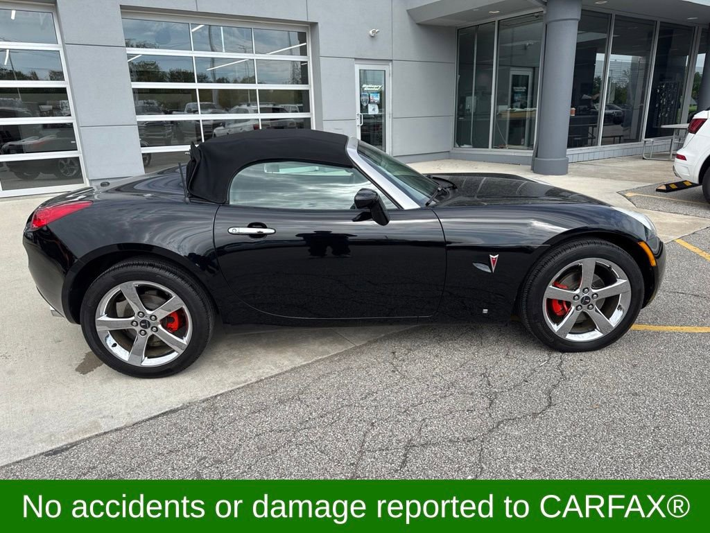 Used 2007 Pontiac Solstice Convertible w/ Premium Package RWD image 4