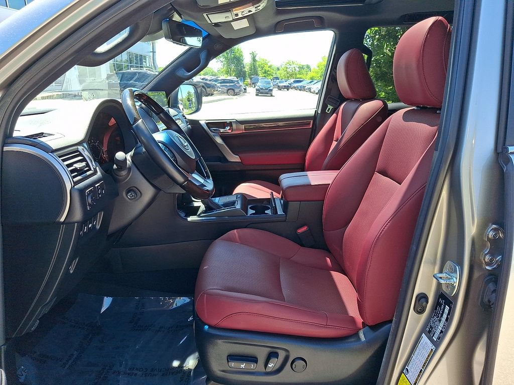 Used 2023 Lexus GX 460 Premium w/ Accessory Package AWD/4WD image 14