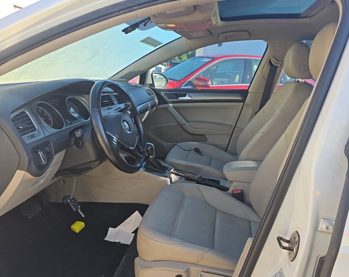 Used 2017 Volkswagen Golf SE FWD image 3