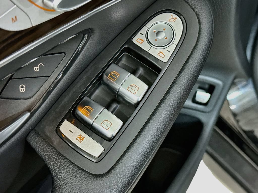 Used 2019 Mercedes-Benz GLC 350e 4MATIC image 20